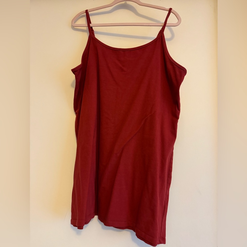 Torrid size 4 burgundy tank top
